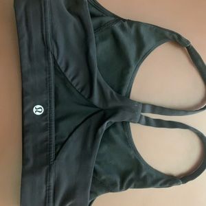 Black Lululemon sports bra